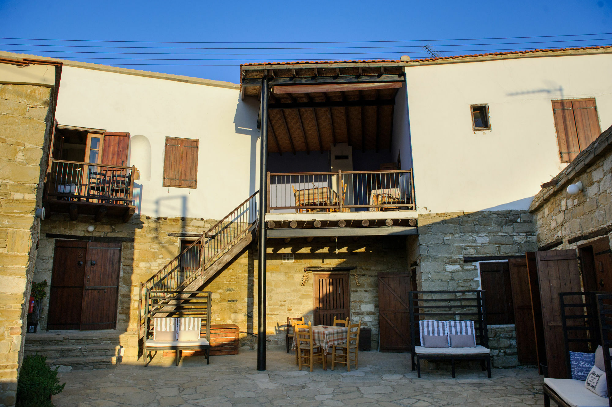 Teacher'S House Maroni 외부 사진